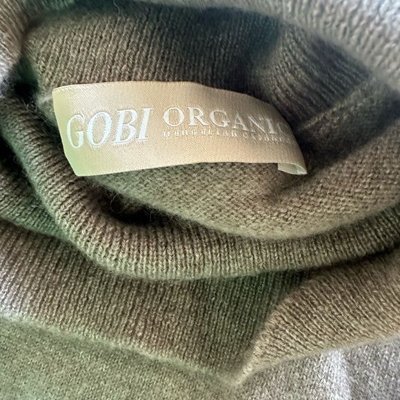 Gobi 100% cashmere long sleeve turtleneck. Worn once. - Picture 3 of 5